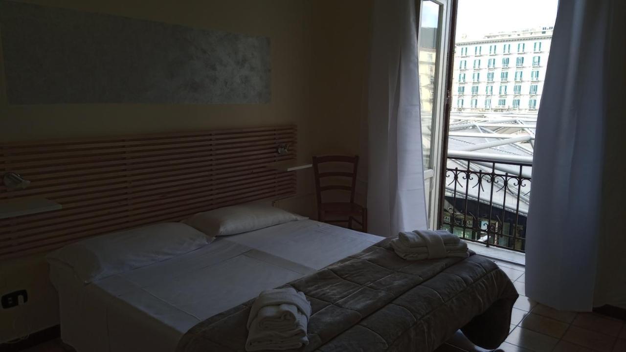 Hotel Eliseo Napoli Kültér fotó