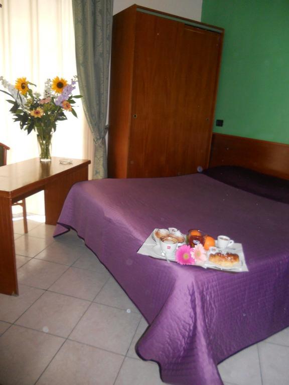 Hotel Eliseo Napoli Kültér fotó