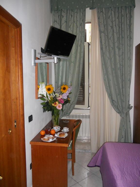 Hotel Eliseo Napoli Kültér fotó